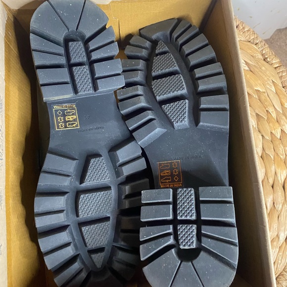 Free People Lyra Lug Sole Loafer in Black Size 41 - Picture 11 of 11